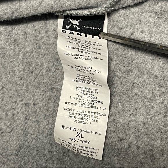 Oakley Gray Zip-Up Men's Sweater - Picture 9 of 10
